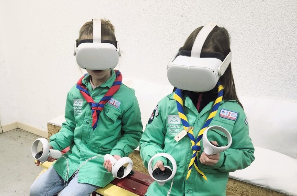 Deux Farfadets de Montgeron et de Yerres avec des casques de réalité virtuelle