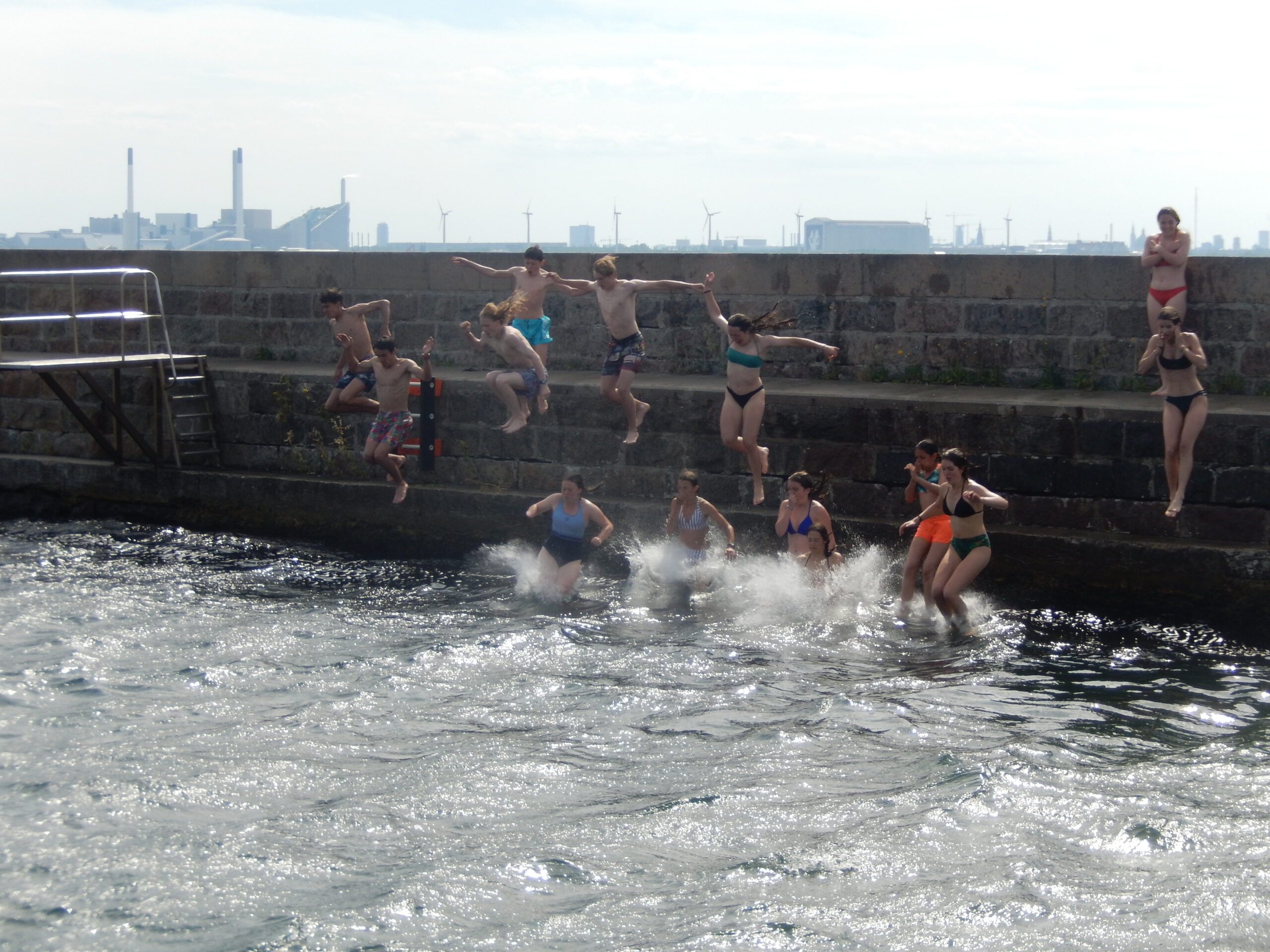 Saut dans la mer